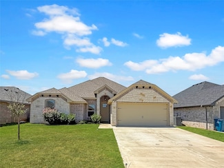 3304 White Horse Dr, Granbury, TX 76049