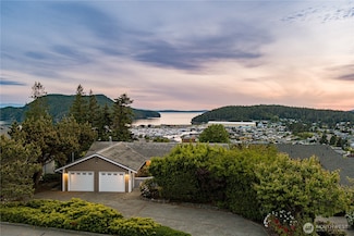 1906 Highland Dr, Anacortes, WA 98221