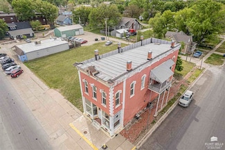 217 W 1st St, Abilene, KS 67410