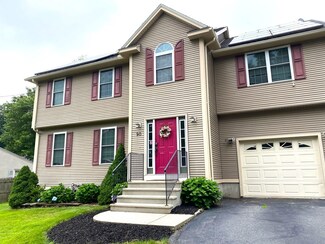90 Pinecrest Dr, Springfield, MA 01118