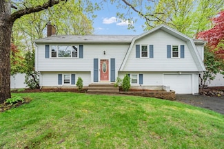 33 Redwood Dr, Milford, MA 01757