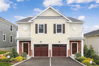 170-172 Woodside Ave, Harrison, NY 10604