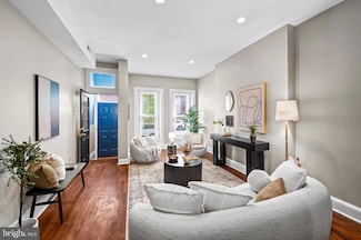 102 S Washington St, Baltimore, MD 21231