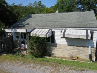 1441 Summit St, Mc Kees Rocks, PA 15136