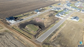 911 Sundance St, Valley Springs, SD 57068