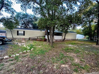3911 Anaqua Dr, Elmendorf, TX 78112