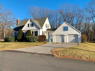 27 Bowdoin St, Lisbon, ME 04252