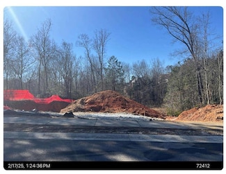 5129 Glen Forrest Dr, Flowery Branch, GA 30542
