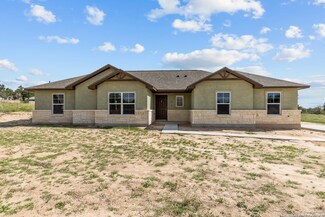 50 Log Cabin Way, Poteet, TX 78065