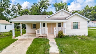 627 E Madison St, Opelousas, LA 70570