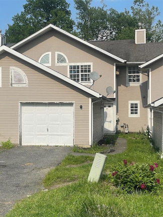 8 Brookside Dr W, Harriman, NY 10926