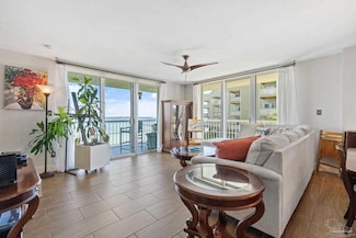 1200 Ft Pickens Rd Unit 1E, Pensacola, FL 32561