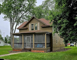 208 S Walker St, Wautoma, WI 54982