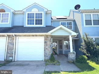 44 Pondview Ln, Sicklerville, NJ 08081