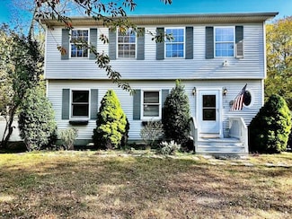 21 Egret Way, Center Moriches, NY 11934