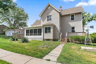 300 Stone St, South Elgin, IL 60177