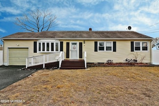9 River Park Dr, Brick, NJ 08724