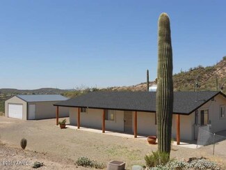 32736 S Shangrila Dr, Black Canyon City, AZ 85324