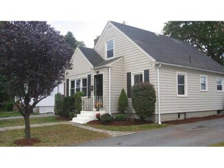 98 Randall St, Cranston, RI 02920