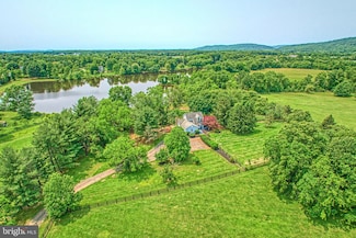 38045 Dawson Gap Ln, Hillsboro, VA 20132