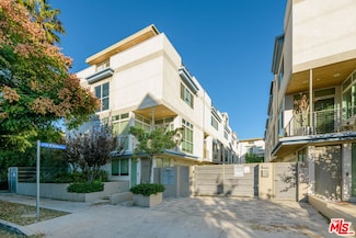6733 W Hepburn Way, Los Angeles, CA 90038