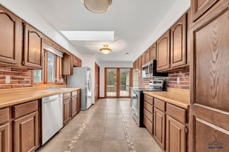 1214 Burns Cir, Rapid City, SD 57702