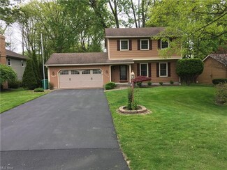 3154 Howell Dr, Youngstown, OH 44514