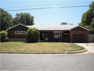 6027 Castle Dr, Wichita, KS 67218