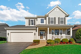 927 Clover Ridge Ln, Itasca, IL 60143