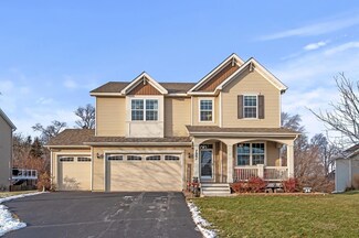 7001 Oakridge Ct, Shakopee, MN 55379