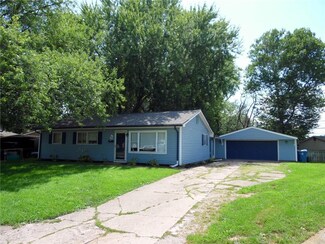 35 Brookside Dr, Whiteland, IN 46184