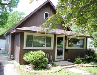 1902 Owen St, Charles City, IA 50616