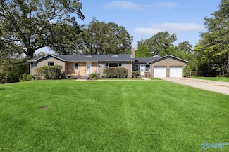205 Hinds Rd, Gadsden, AL 35904