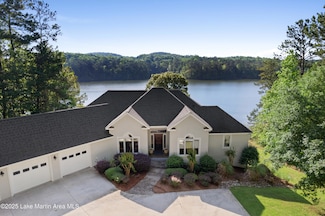 1689 River Oaks Dr, Jacksons Gap, AL 36861