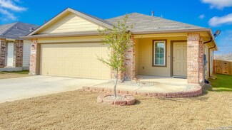 377 Middle Green Loop, Floresville, TX 78114