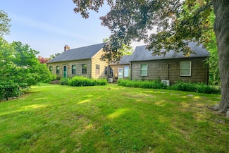 1111 Main St, Greenport, NY 11944