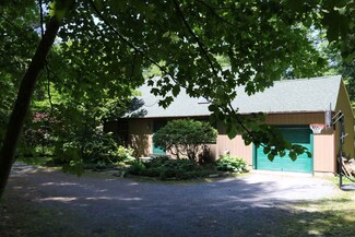 235 Burnham Dr, Middlebury, VT 05753