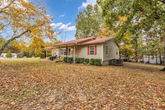 175 Reeves Rd, Hohenwald, TN 38462