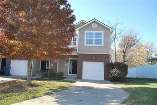 8804 Timber Creek Ln, Pleasant Valley, MO 64068