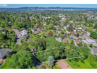6647 SE Thorburn St, Portland, OR 97215