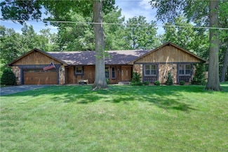 2613 Trenchard Dr, Independence, MO 64057