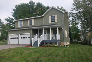 14 Bowdoin Dr, Brewer, ME 04412