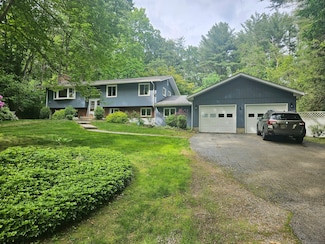 16 Westgate Ln, Storrs Mansfield, CT 06268