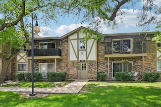 9S240 Lake Dr Unit 17-207B, Willowbrook, IL 60527
