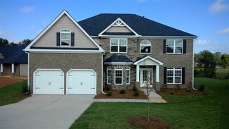 120 W Longfield Ln, Woodruff, SC 29388