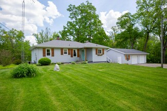 68401 Channel Pkwy, Edwardsburg, MI 49112