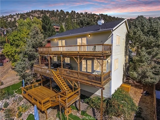 6284 Apple Vista Dr, Wrightwood, CA 92397