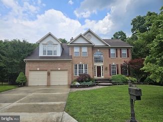 8002 Hunter Dr, Clinton, MD 20735