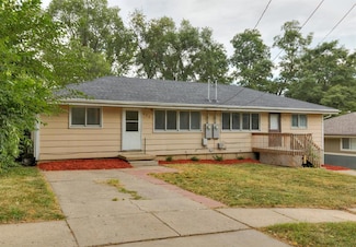 424 E Leach Ave, Des Moines, IA 50315