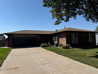 913 Richmond Ave, Hastings, NE 68901